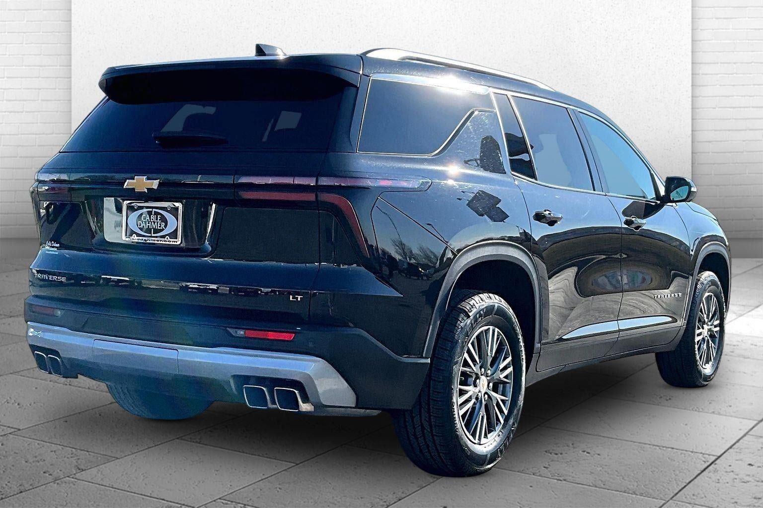 Used 2024 Chevrolet Traverse LT FWD image 24