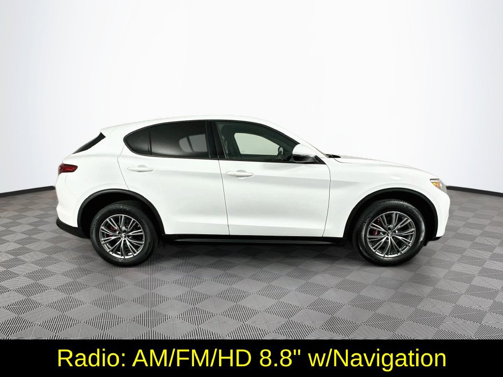 Used 2023 Alfa Romeo Stelvio Sprint AWD/4WD image 11