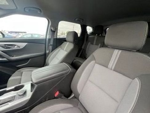 Used 2025 Chevrolet Blazer LT image 13