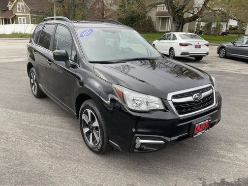Used 2017 Subaru Forester 2.5i Limited AWD/4WD image 7
