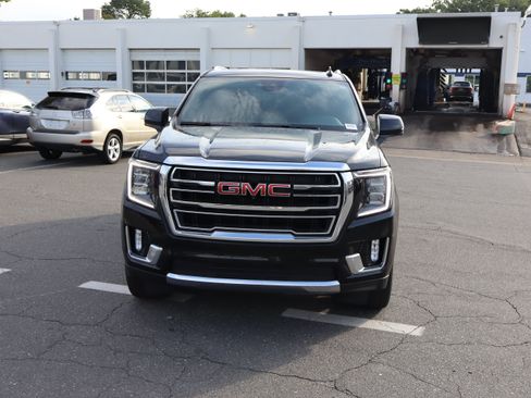 Used 2023 GMC Yukon XL SLT w/ SLT Luxury Package AWD/4WD image 3