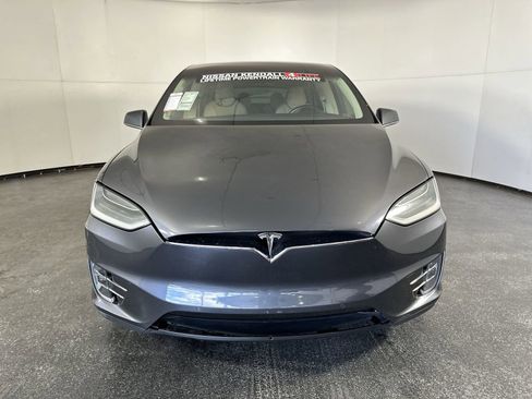 Used 2017 Tesla Model X 75D AWD/4WD image 3