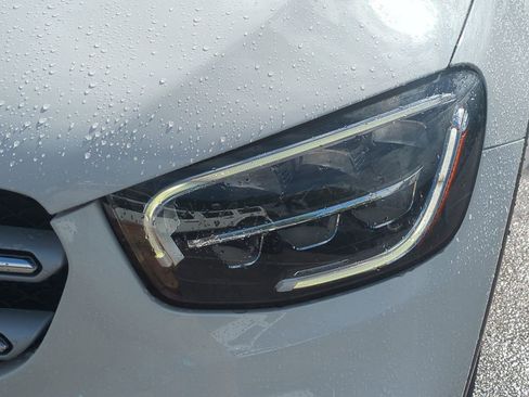 Used 2022 Mercedes-Benz GLC 300 4MATIC image 11