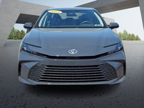 Used 2025 Toyota Camry LE FWD image 2