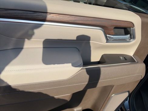 New 2026 GMC Sierra 2500 SLT w/ SLT Premium Package image 12