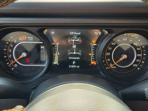 Used 2024 Jeep Wrangler Unlimited Sport AWD/4WD image 30