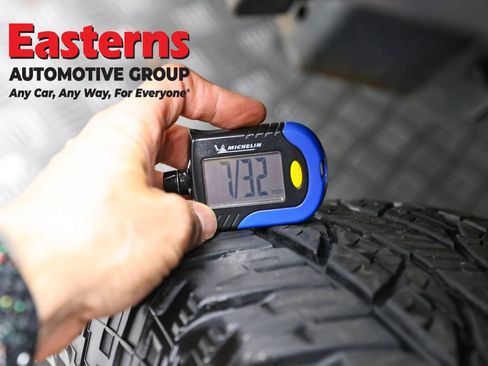 Used 2023 Jeep Wrangler Unlimited w/ Cold Weather Group AWD/4WD image 28