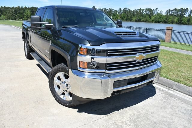 Used 2017 Chevrolet Silverado 2500 LT AWD/4WD image 2
