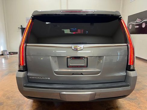 Used 2017 Cadillac Escalade Platinum image 8