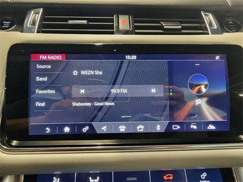 Used 2022 Land Rover Range Rover Sport SVR image 16