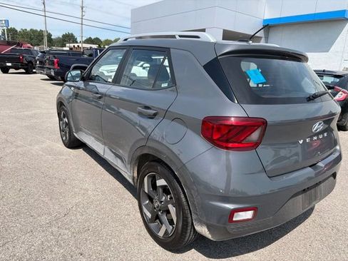 Used 2025 Hyundai Venue SEL FWD image 23