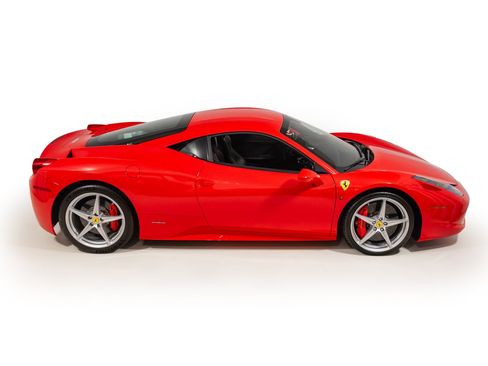 Used 2011 Ferrari 458 Italia Coupe RWD image 8
