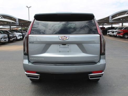 Used 2023 Cadillac Escalade Premium Luxury w/ LPO, Floor Liner Package AWD/4WD image 4