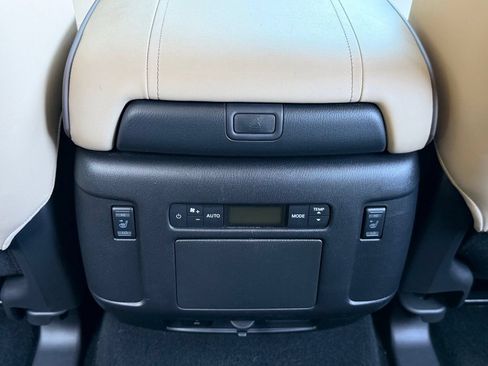 Used 2022 Nissan Armada Platinum w/ Captain's Chairs Package RWD image 55