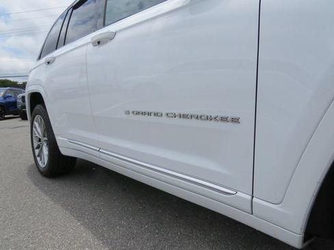 Certified 2023 Jeep Grand Cherokee Summit RWD image 13