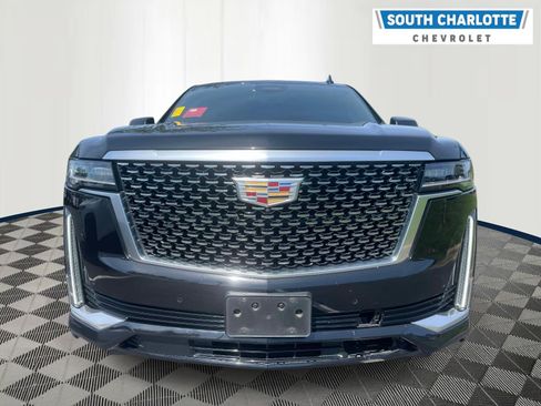 Used 2021 Cadillac Escalade Premium Luxury AWD/4WD image 2