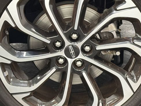 Used 2024 Lincoln Nautilus Reserve image 5