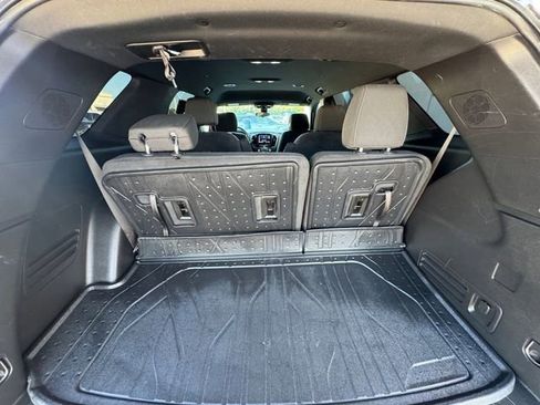 Used 2023 Chevrolet Traverse LT FWD image 31