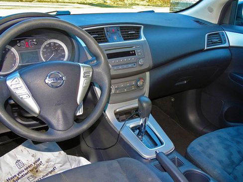 Used 2013 Nissan Sentra SV image 15