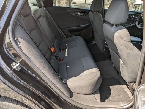 Used 2016 Chevrolet Malibu LT FWD image 16