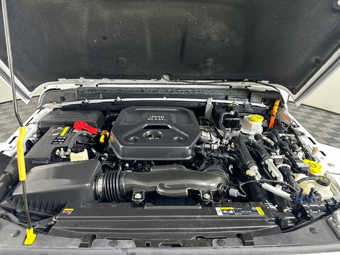 Used 2023 Jeep Wrangler Sahara w/ Cold Weather Group image 32