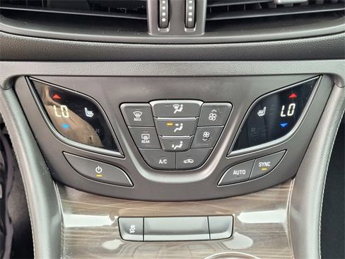 Used 2019 Buick Envision Premium image 21