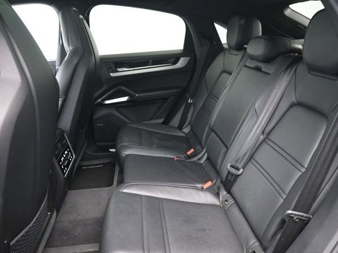 Certified 2025 Porsche Cayenne E-Hybrid Coupe w/ Premium Package Plus image 10