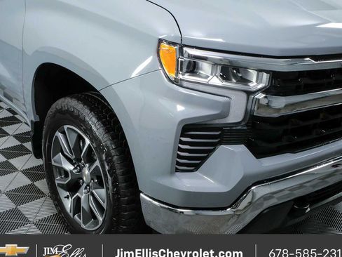 Used 2024 Chevrolet Silverado 1500 LT AWD/4WD image 32