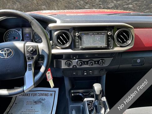 Used 2019 Toyota Tacoma SR5 AWD/4WD image 6