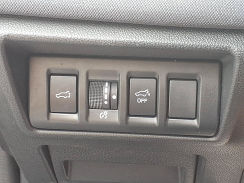 Used 2023 Subaru Outback Premium AWD/4WD image 11