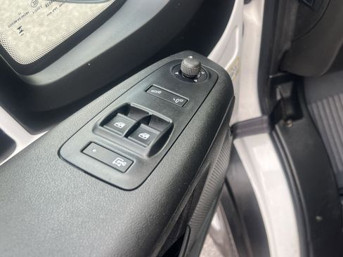 Used 2025 RAM ProMaster 2500 w/ Convenience Group FWD image 16