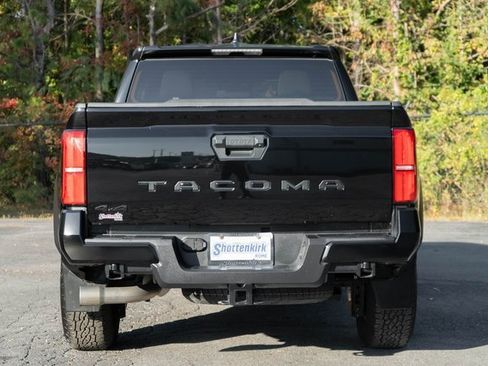 Used 2024 Toyota Tacoma TRD Off-Road image 8
