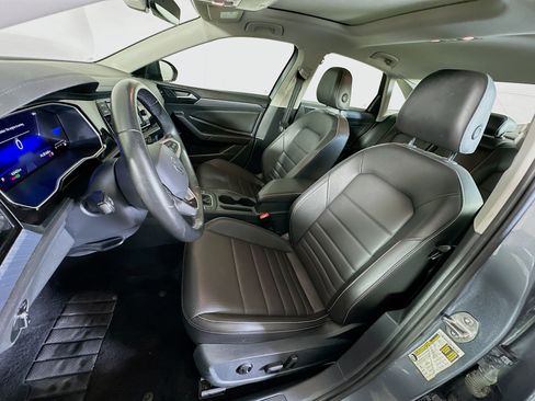 Used 2024 Volkswagen Jetta SE image 13