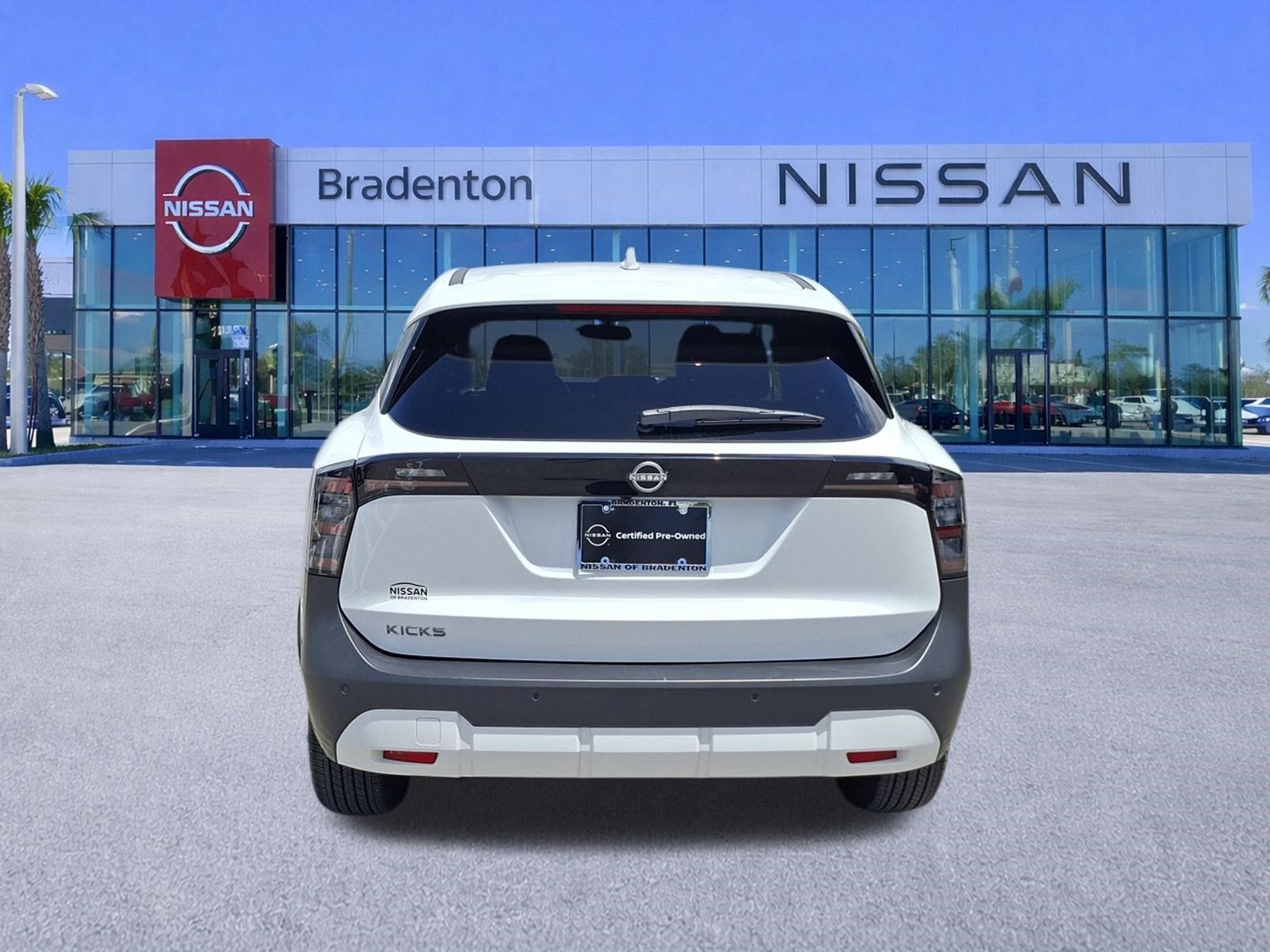Certified 2025 Nissan Kicks SV FWD image 6