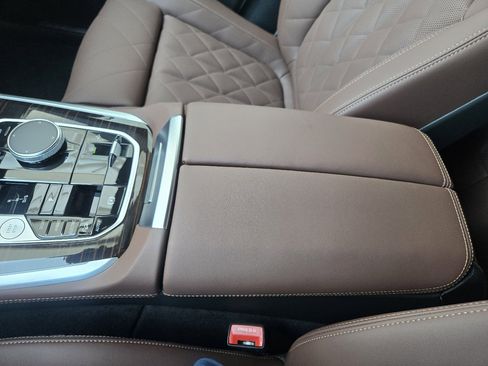 Used 2026 BMW X5 xDrive50e w/ Climate Comfort Package image 34