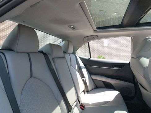 Used 2023 Toyota Camry XSE FWD image 15