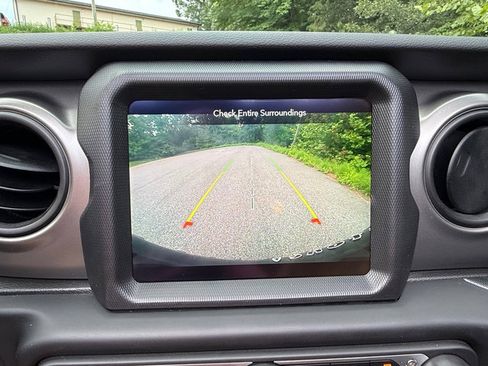 Used 2023 Jeep Wrangler Unlimited w/ Sun & Screen Package AWD/4WD image 24