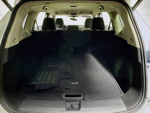 Used 2024 Nissan Rogue SV image 24