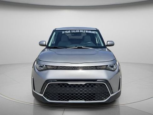 Used 2023 Kia Soul LX w/ Option Group 015 FWD image 4