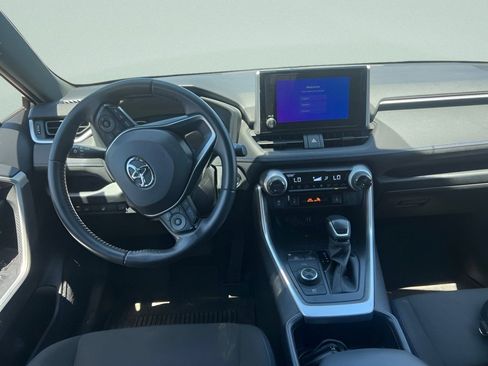 Used 2023 Toyota RAV4 SE w/ Convenience Package AWD/4WD image 17