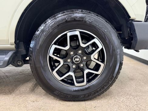 Used 2025 Ford Bronco Outer Banks AWD/4WD image 28