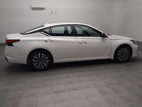 Used 2024 Nissan Altima 2.5 SV FWD image 10