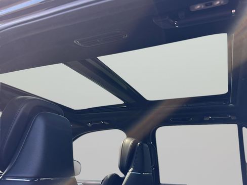 Used 2018 Lincoln Navigator Reserve w/ Technology Package image 23