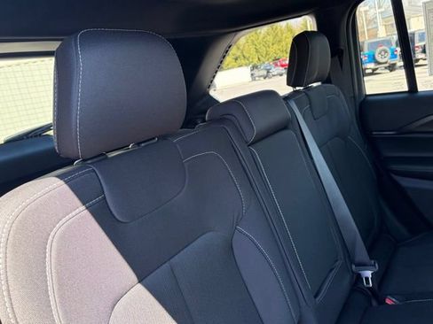 New 2026 Jeep Grand Cherokee Laredo X AWD/4WD image 32