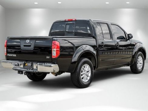Used 2018 Nissan Frontier SV RWD image 6