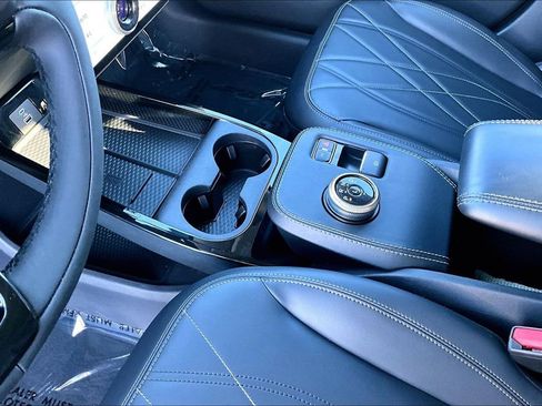 Used 2022 Ford Mustang Mach-E Select image 18