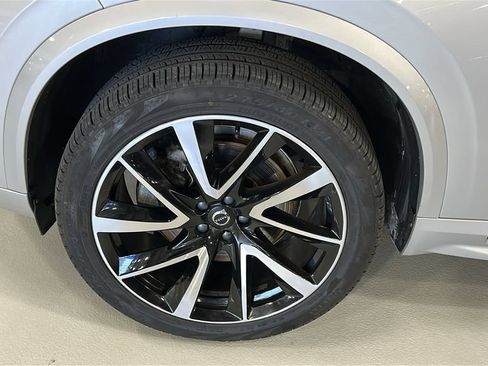 Certified 2024 Volvo XC90 B6 Plus w/ Protection Package Premier AWD/4WD image 8
