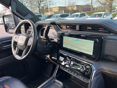 Used 2024 GMC Sierra 2500 AT4 w/ AT4 Premium Plus Package image 28