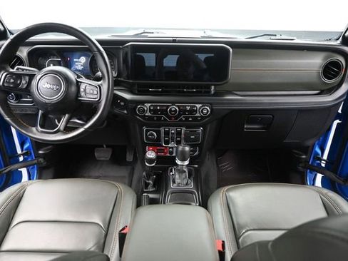 Used 2024 Jeep Gladiator Mojave AWD/4WD image 10