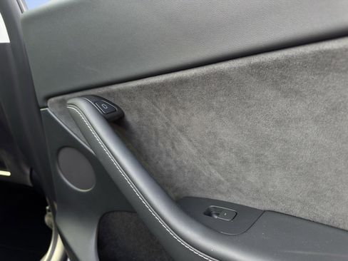 Used 2024 Tesla Model Y Long Range image 32